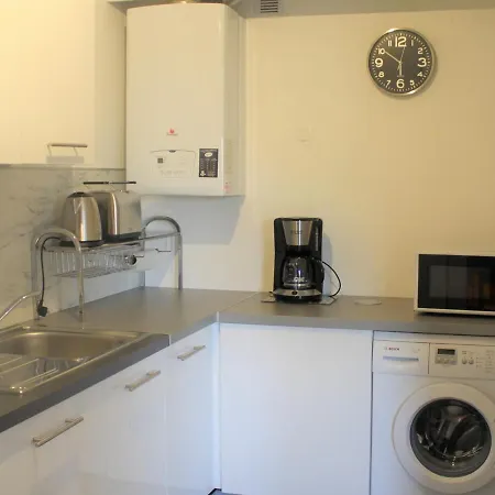 *** A Balaruc-les-bains: Proche Thermes, Equipe, Balcon, Parking - Fr-1-503-111 바라뤽레벵즈